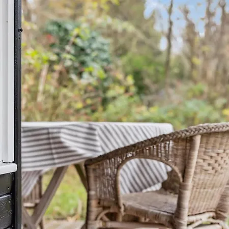 Naema - 1km From The Sea By Interhome