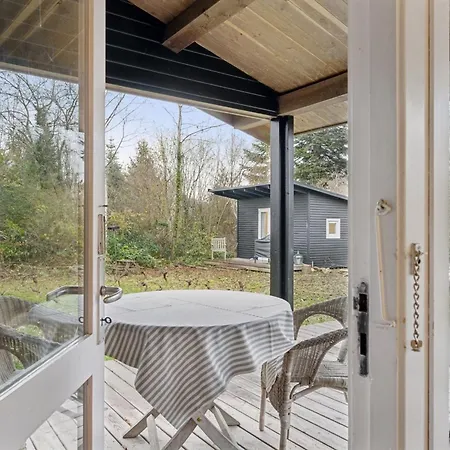 Naema - 1km From The Sea By Interhome