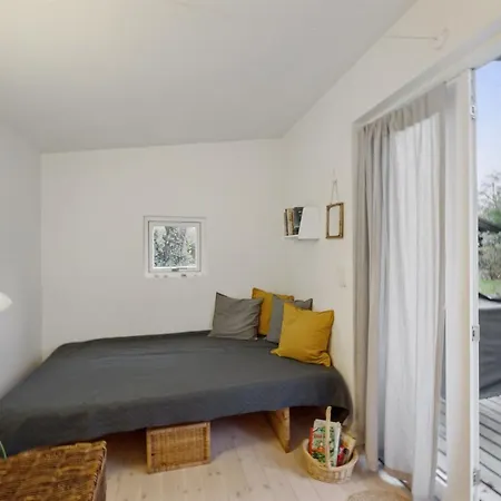Naema - 1km From The Sea By Interhome *